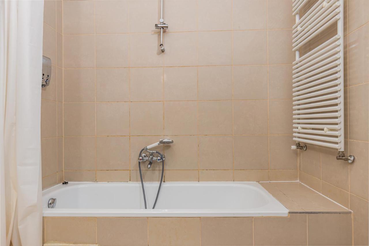 Cosy 1 Bedroom Apartment In Gozsdu Court Budapest Esterno foto