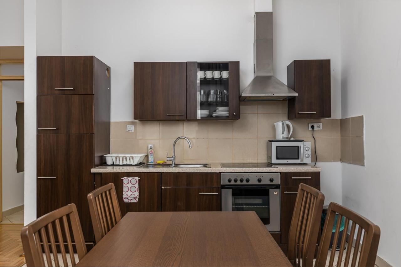 Cosy 1 Bedroom Apartment In Gozsdu Court Budapest Esterno foto