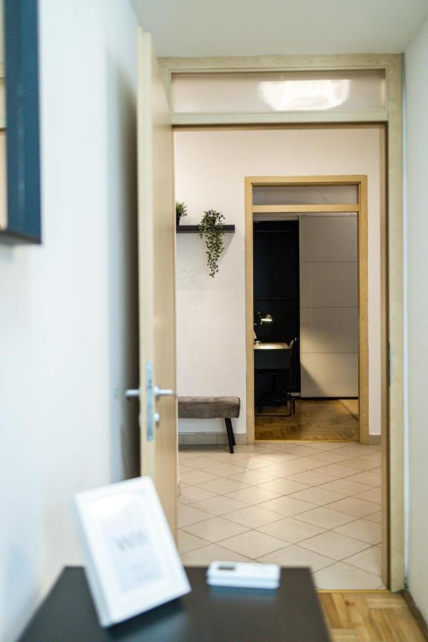 Cosy 1 Bedroom Apartment In Gozsdu Court Budapest Esterno foto